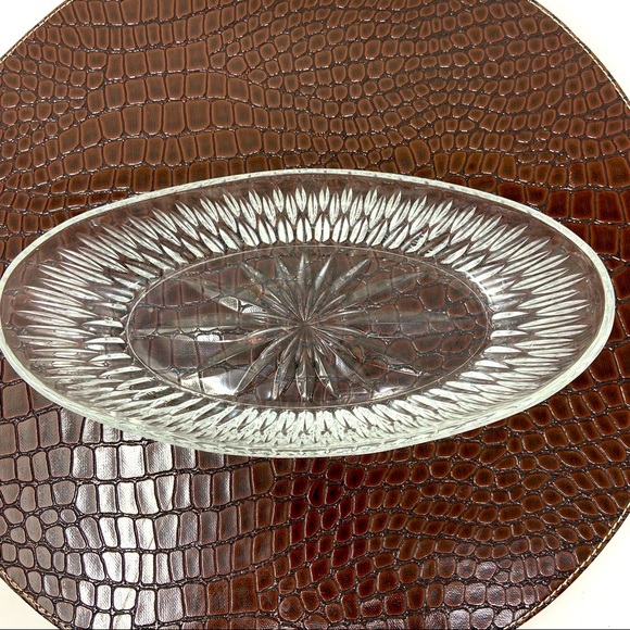 Princess House Highlights 24% Full Lead Crystal Oval Serving Dish. - Picture 5 of 5